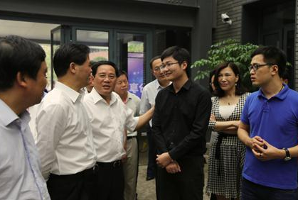 两省长考察杭州梦想小镇 遥望网络手游业务引夸赞