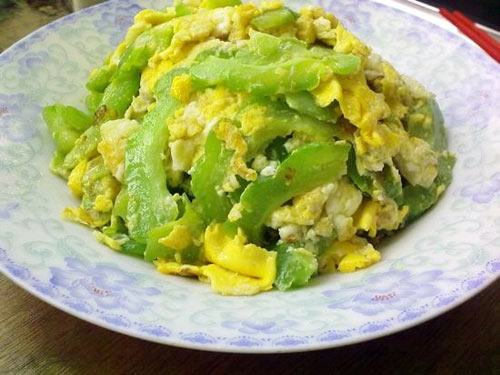 美食汇：苦瓜炒蛋的做法
